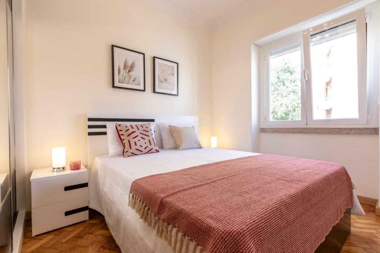 Like-Home-T3 Apt-Campolide, Near Amoreiras Mall Lizbona Zewnętrze zdjęcie